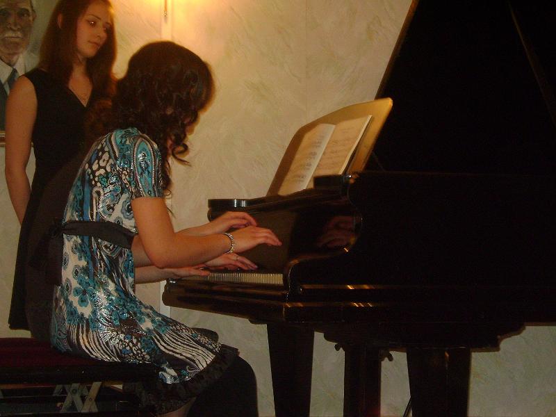 Szikszayné Zongora  különálló  est 2009.03.27 028.jpg